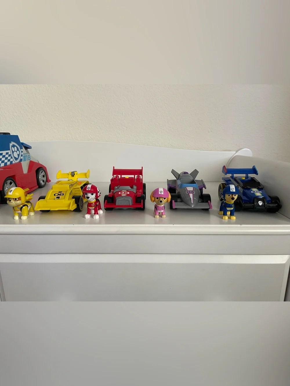 Paw Patrol Ready Race Rescue Set INCLUDING Mobile Pit Stop Team Vehicle
